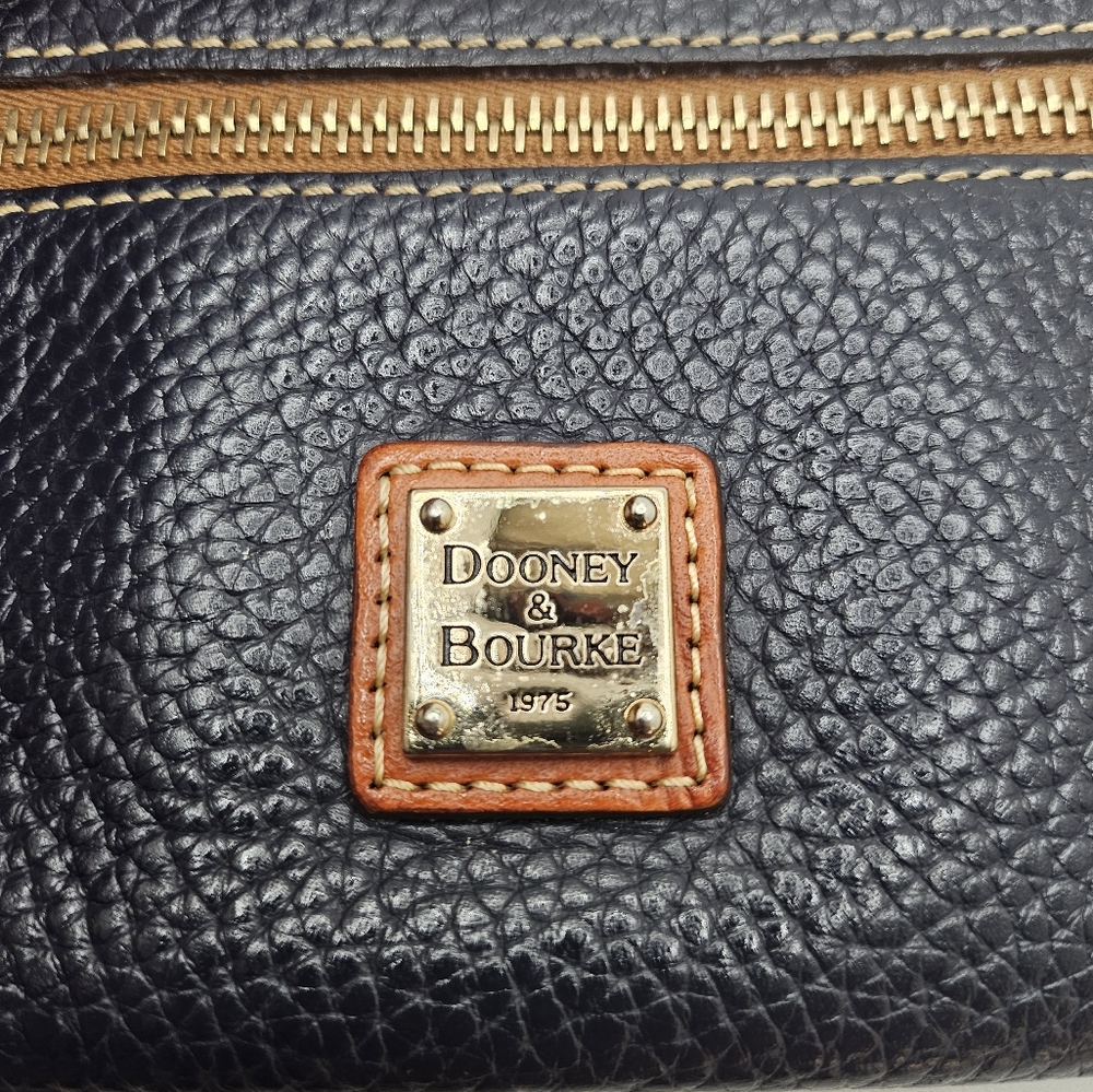 Dooney & Bourke Grain Zip Around Wristlet - Picture 4 of 11